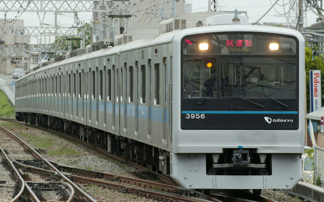 【小田急】3000形3656×8 (3656F)試運転を伊勢原駅で撮影した写真