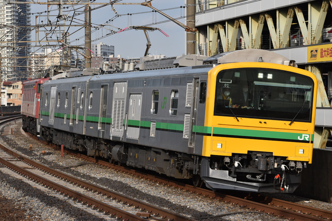 【JR東】E493系がEF81-81を連結して試運転を亀有駅で撮影した写真