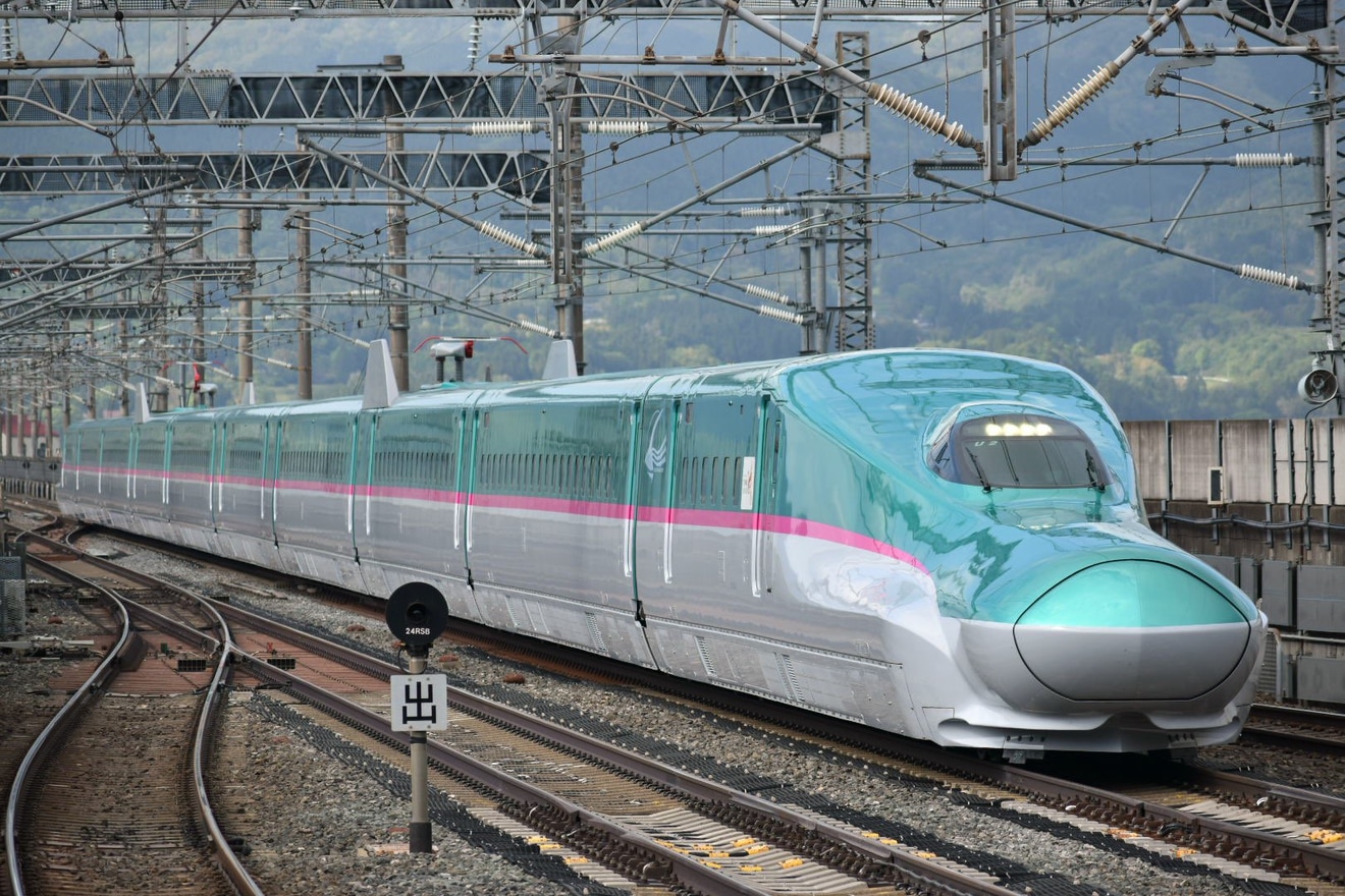 【JR東】E5系U2編成新幹線総合車両センター出場試運転の拡大写真