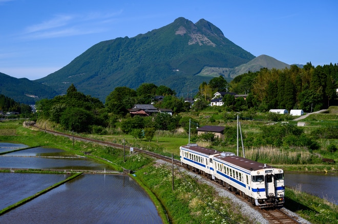 【JR九】キハ40直方車を使用した団体臨時列車が久大本線等を走行を不明で撮影した写真