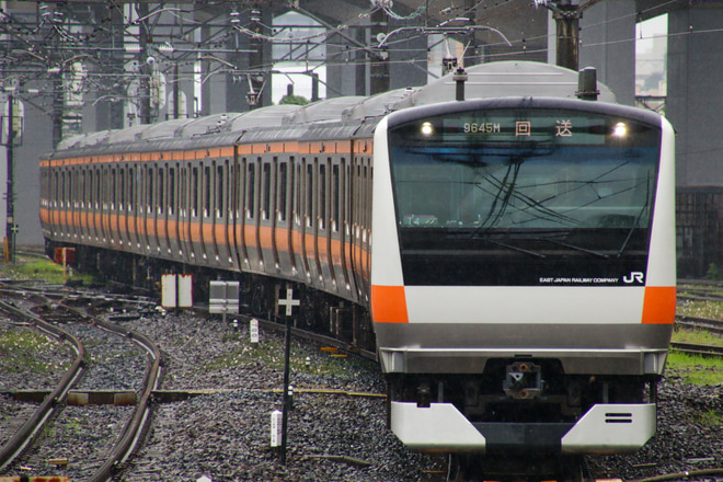 【JR東】E233系0番台トタT4編成大宮総合車両センター出場回送を大宮駅で撮影した写真