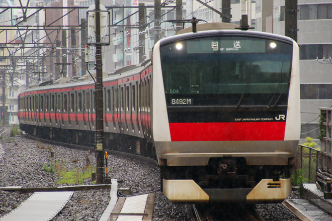 【JR東】E233系ケヨ504編成東京総合車両センター入場回送を恵比寿駅で撮影した写真