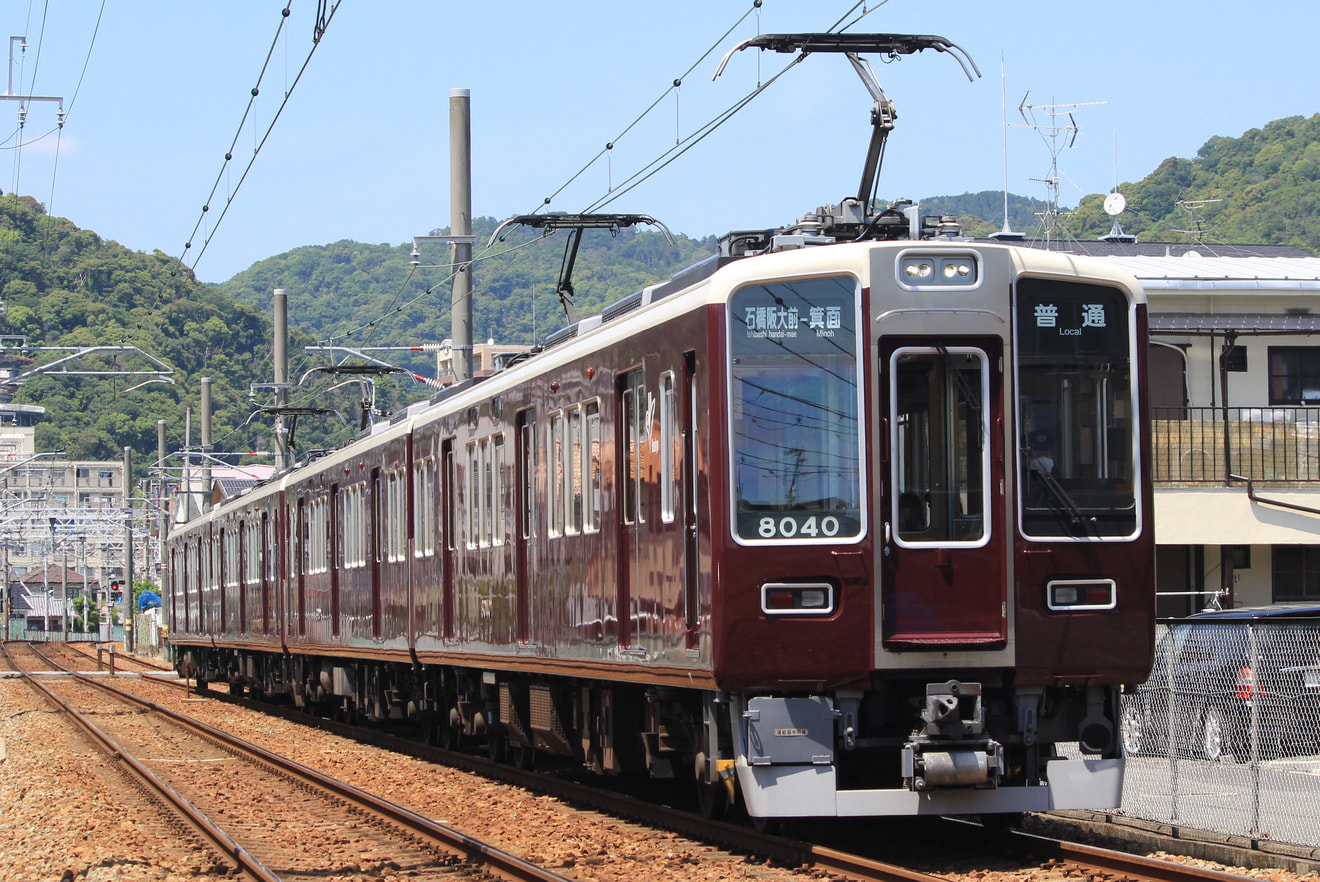 【阪急】8000系 8040F + 8041Fの4連が箕面線代走の拡大写真