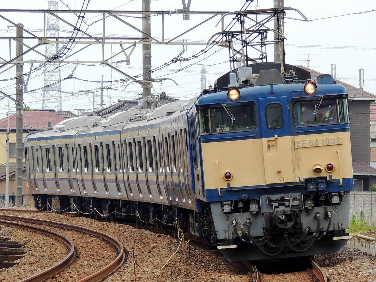 【JR東】E235系1000番台クラJ-13編成配給輸送の拡大写真