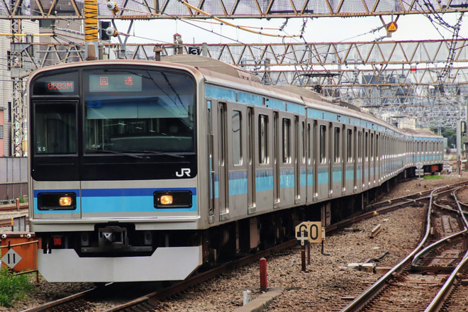 【JR東】E231系800番台K5編成車輪転削回送を三鷹駅で撮影した写真