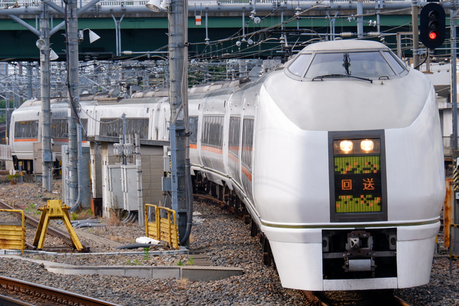 【JR東】651系OM201編成川越車輪転削返却回送を大宮駅で撮影した写真