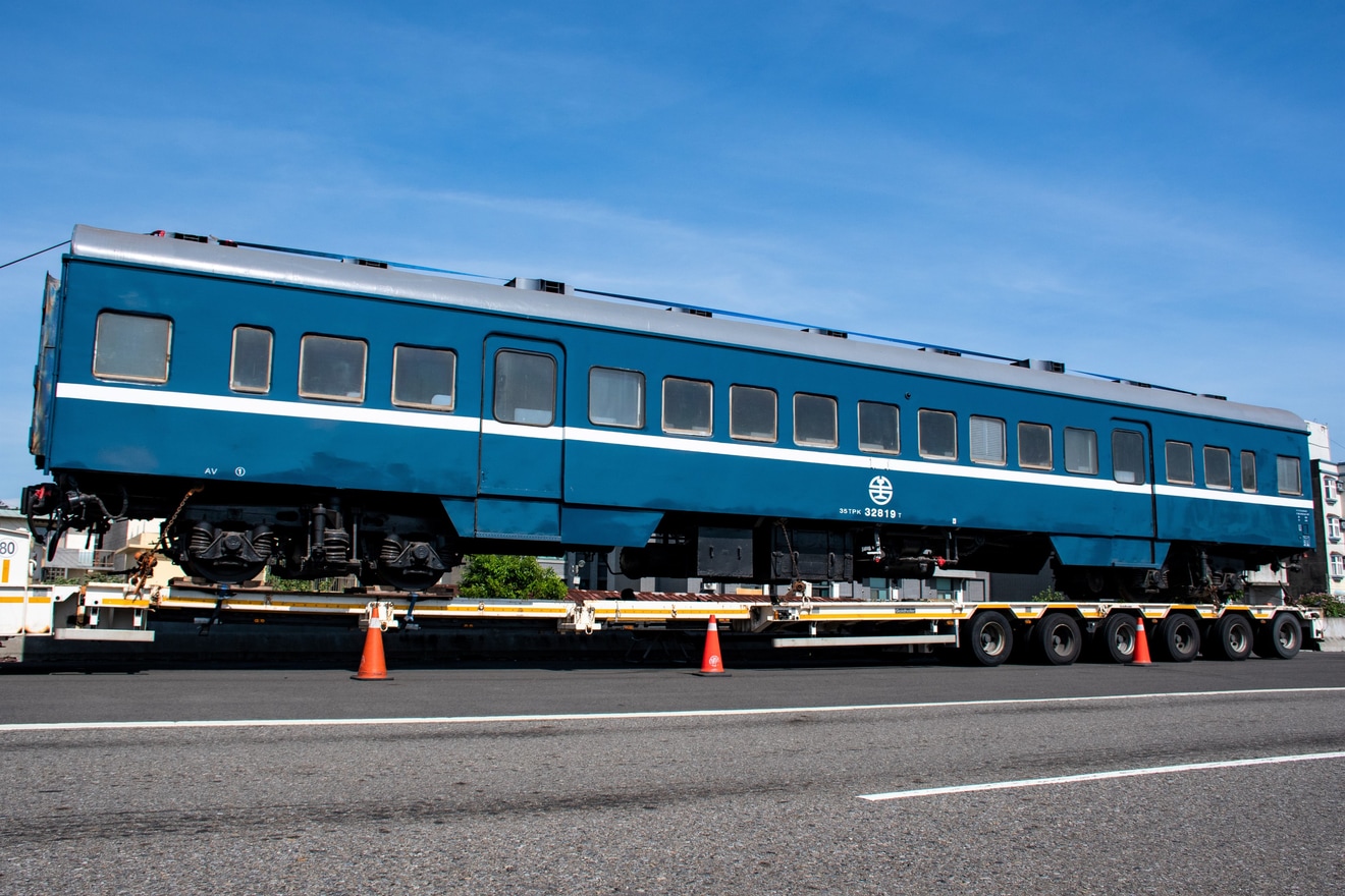 【台鐵】35SP32616Tと35TPK32819Tが鉄道博物館へ陸送の拡大写真