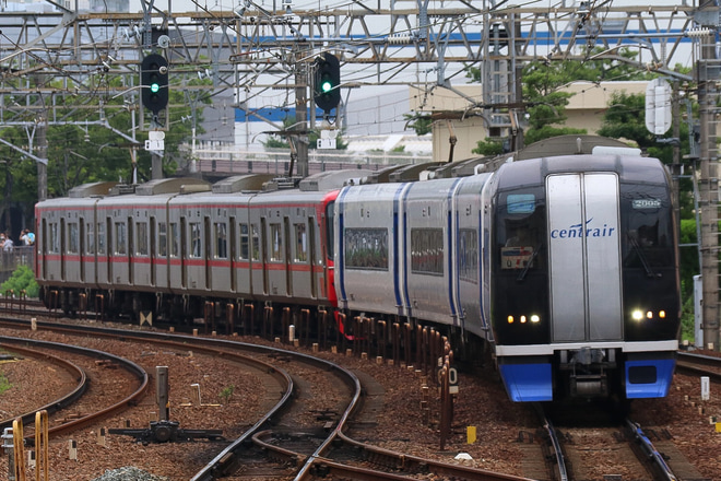 【名鉄】2000系+9500系による特急河和行きの運行を神宮前駅で撮影した写真