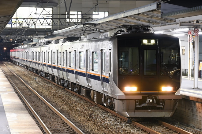 【JR西】321系D16編成網干総合車両所出場回送を東加古川駅で撮影した写真