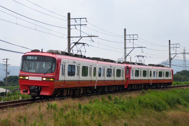 【名鉄】1800系1805Fと1809Fが西尾線の急行運用にを不明で撮影した写真