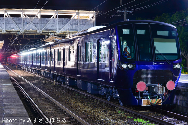 【相鉄】21000系21101F甲種輸送を万富駅で撮影した写真