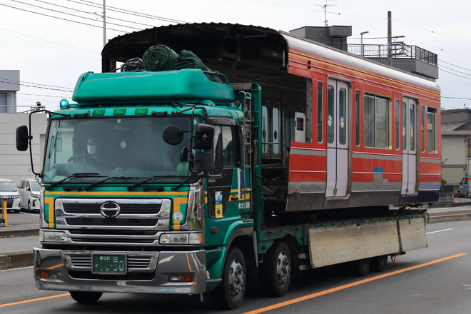 【小田急】1000形1059F(1059×4)新宿方2両 廃車・搬出を不明で撮影した写真