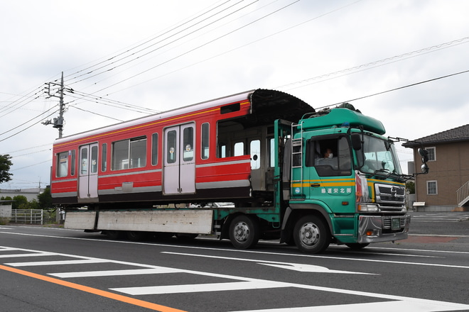 【小田急】1000形1059F(1059×4)新宿方2両 廃車・搬出を館林市内で撮影した写真