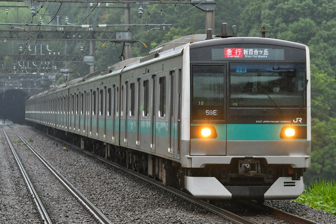 【JR東】E233系マト10編成多摩線の「急行新百合ヶ丘行き」充当をはるひ野駅で撮影した写真