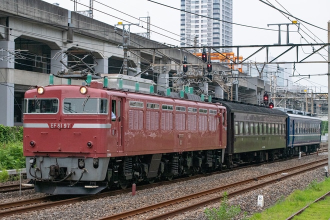 【JR東】オハ47-2266+オハ12-369秋田総合車両センター入場を不明で撮影した写真