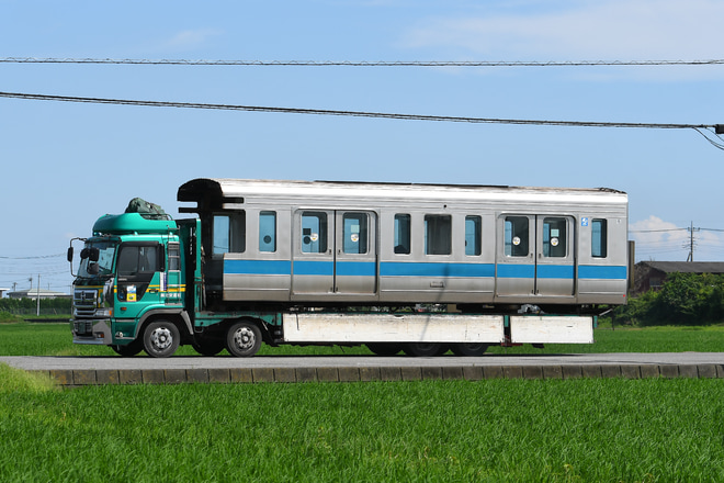 【小田急】1000形 1753F(1753×6) 新宿方2両 廃車・搬出を館林市内で撮影した写真