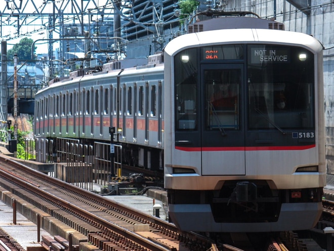 【東急】5080系5183F長津田車両工場へ回送を大岡山駅で撮影した写真