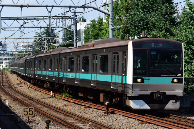 【JR東】E233系マト4編成東京総合車両センター入場回送を原宿駅で撮影した写真