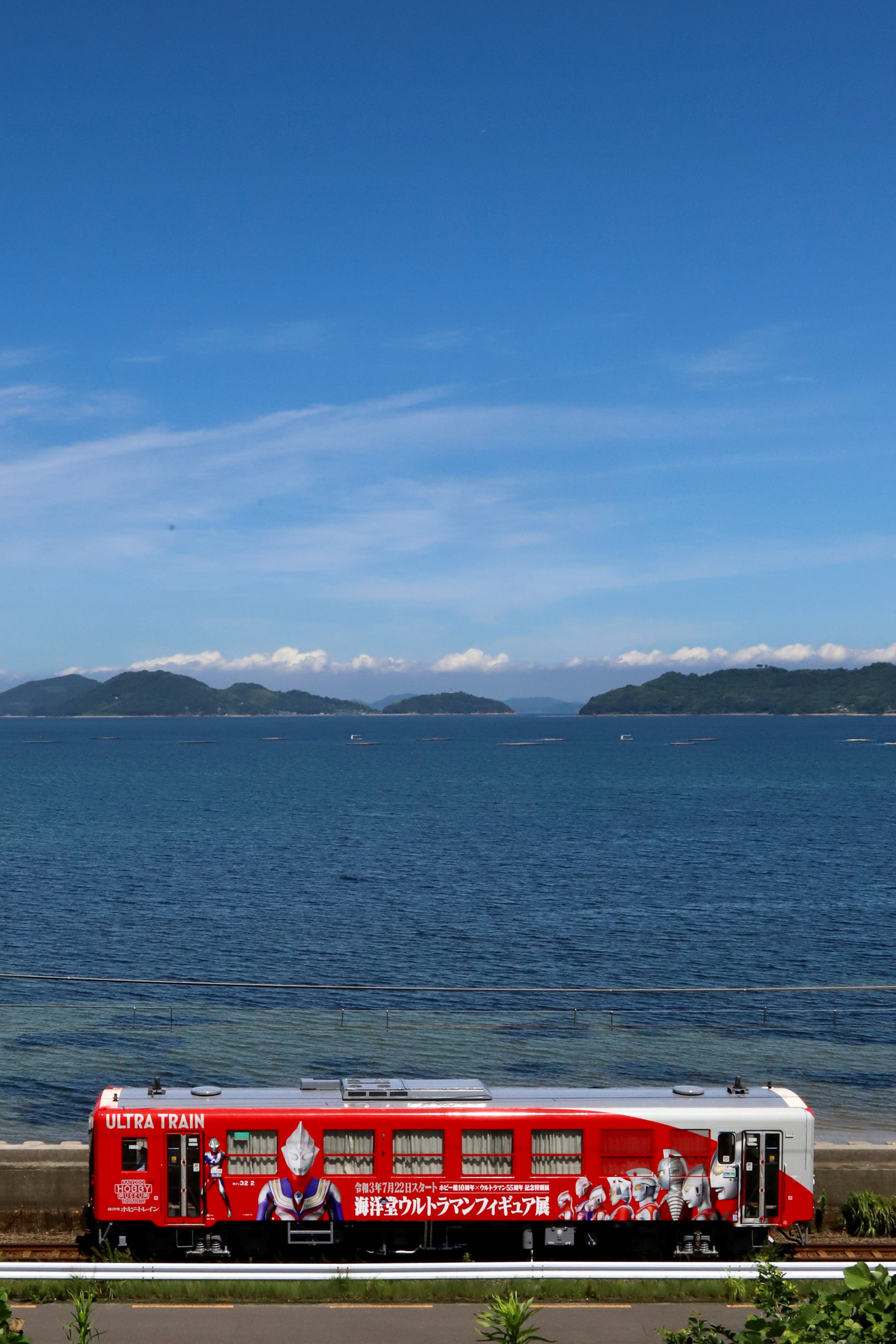 【JR四】海洋堂ホビートレイン『ウルトラトレイン号』多度津工場出場の拡大写真
