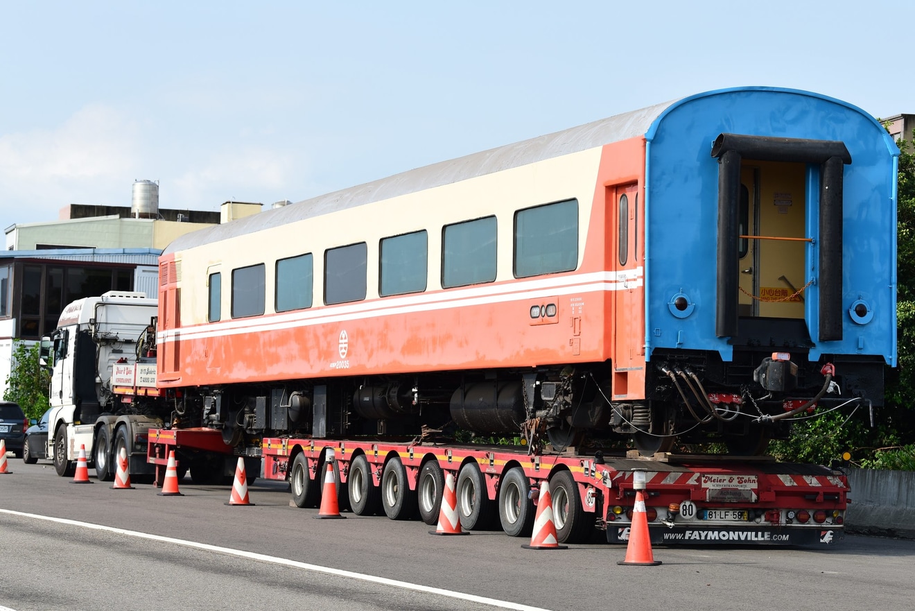 【台鐵】SP20035とSP32584が鉄道博物館へ陸送の拡大写真