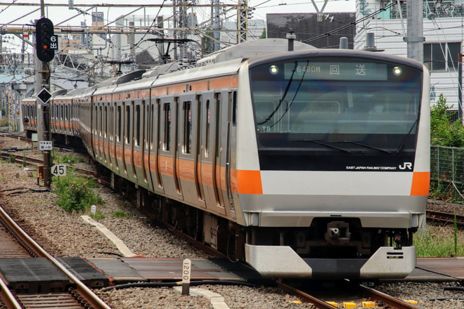 【JR東】E233系0番台 T8編成東京総合車両センター入場回送を中野駅で撮影した写真