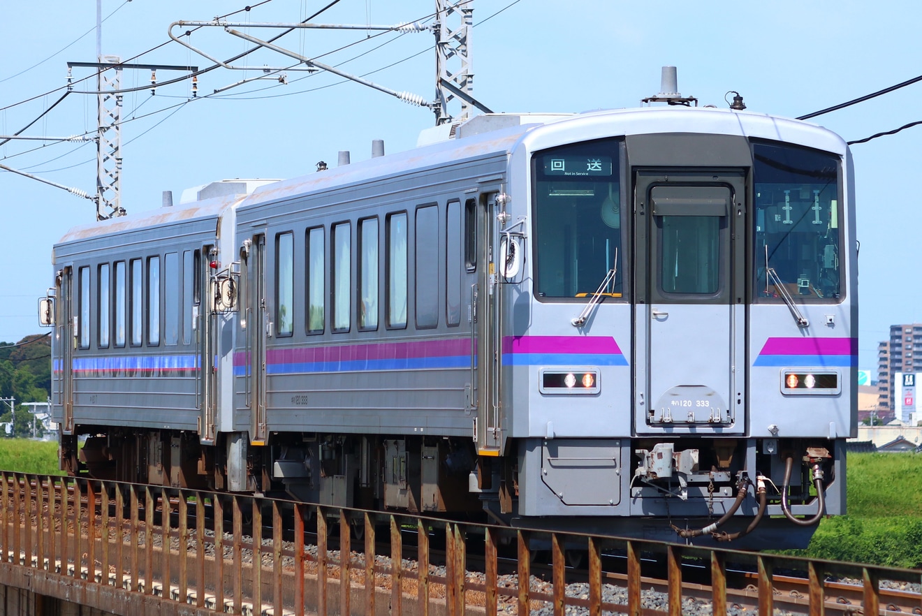 【JR西】キハ120-17とキハ120-333後藤総合車両所入場の拡大写真