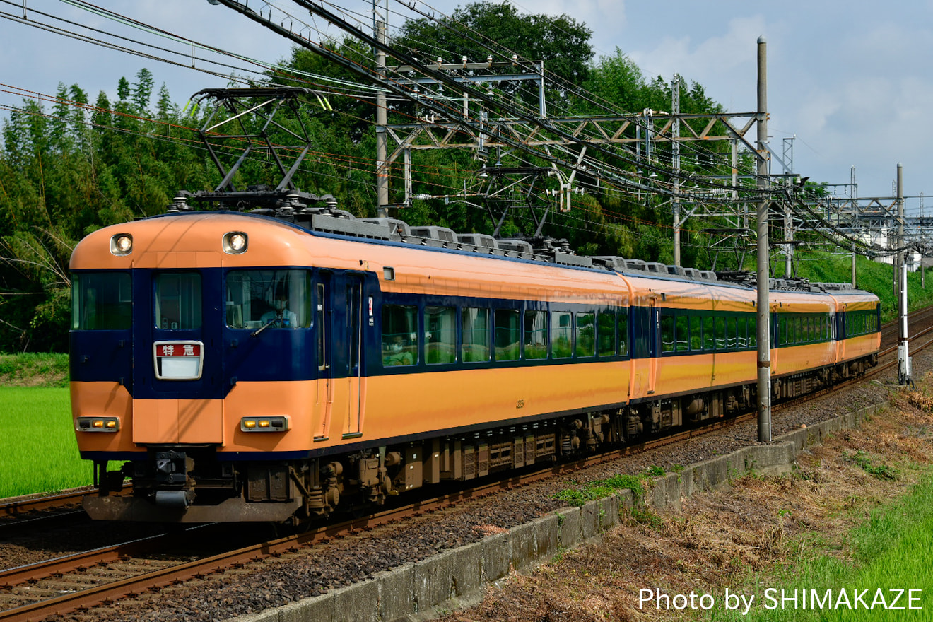【近鉄】ありがとう12200系特急さよなら撮影会in青山町に伴う団体臨時列車の拡大写真