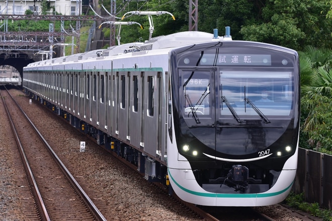 【東急】2020系2147F性能確認試運転を田奈駅で撮影した写真