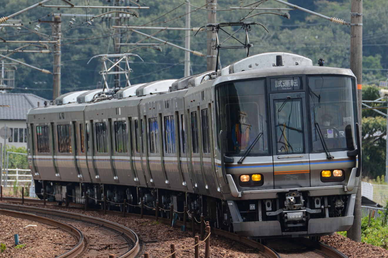 【JR西】223系CV28編成網干総合車両所出場試運転の拡大写真