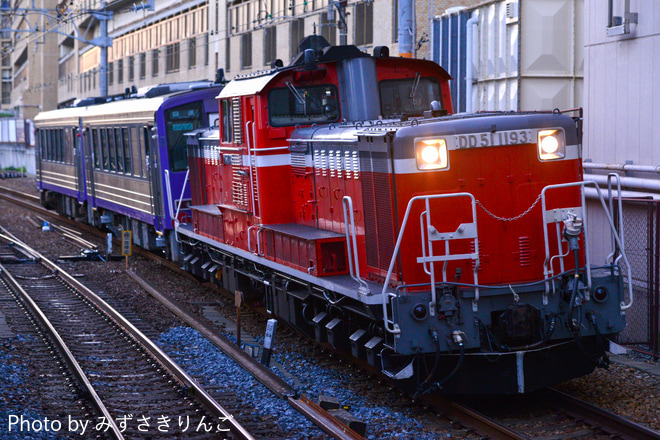 【JR西】キハ120-301/302 網干総合車両所本所出場を芦屋駅で撮影した写真