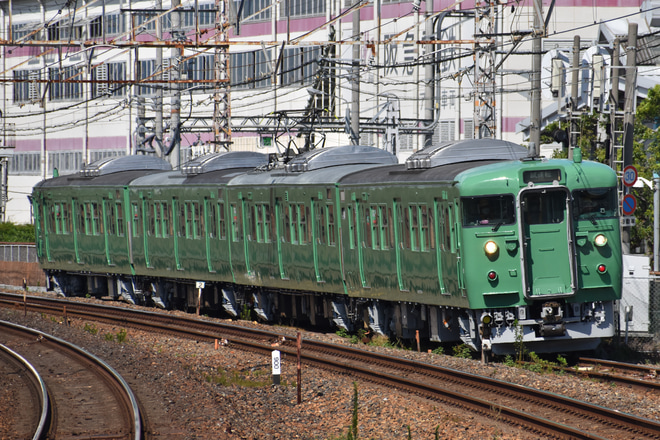 【JR西】113系L6編成吹田総合車両所構内試運転を岸辺駅で撮影した写真