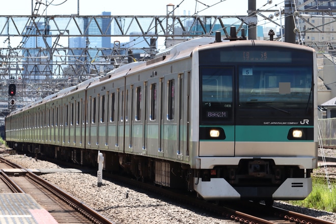 【JR東】E233系マト5編成東京総合車両センター出場回送を池袋駅で撮影した写真