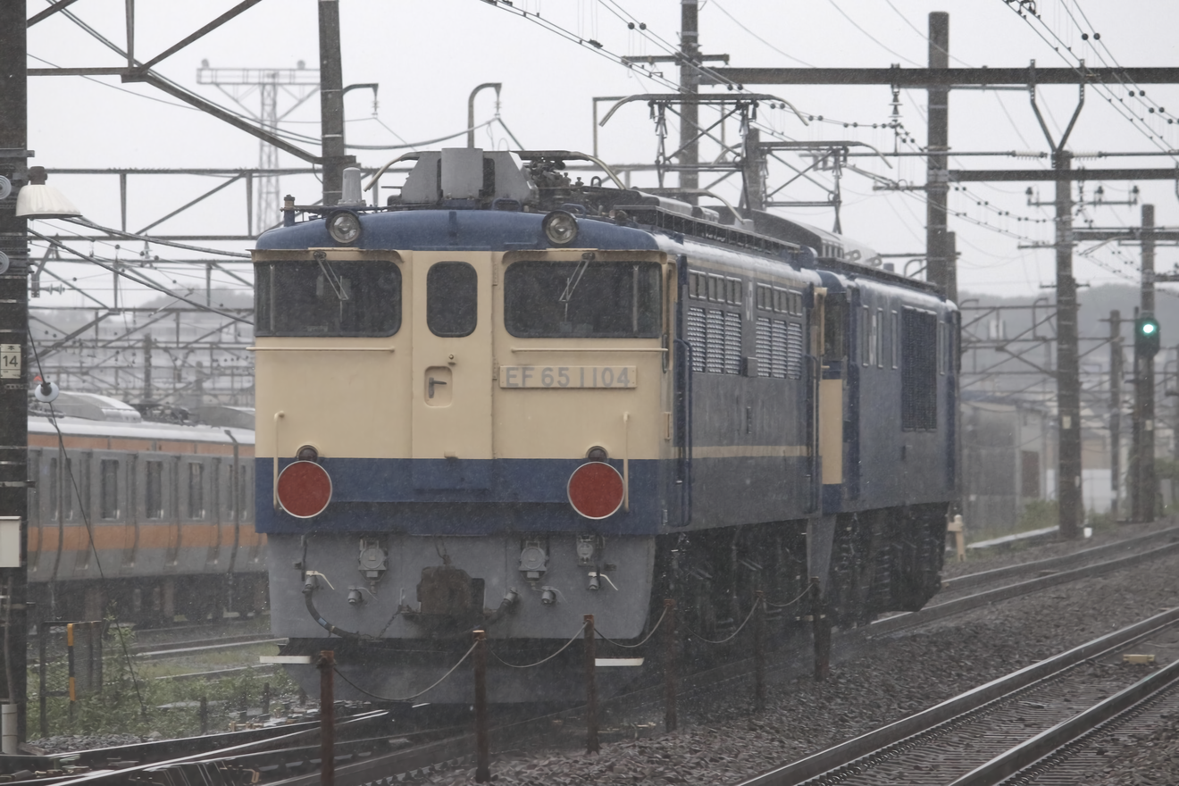 【JR東】EF65-1104 廃車に伴う長野総合車両センター入場配給の拡大写真