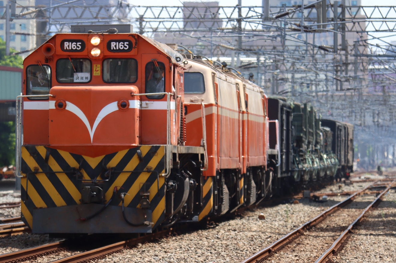 【台鐵】R150型R165富岡車両基地出場試運転の拡大写真
