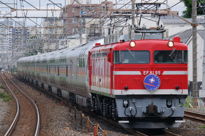 【JR東】EF81-95牽引カシオペア紀行青森行き運転(20210821)を土呂駅で撮影した写真