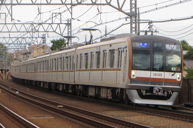 【メトロ】10000系10105Fが8連になって営業運転を多摩川駅で撮影した写真