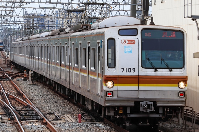 【メトロ】7000系7109F新木場へ回送(廃車回送の可能性）を和光市駅で撮影した写真