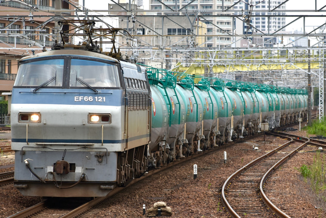 【JR貨】中央西線不通に伴うEF66-121牽引迂回タキ貨物(第3便）を熱田駅で撮影した写真
