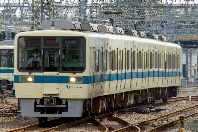 【小田急】8000形8066×4(8066F) クヤ対応後確認試運転を相模大野駅で撮影した写真