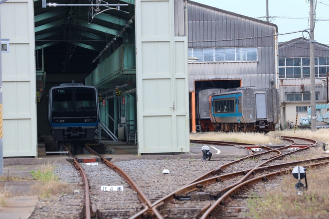 【JR四】2150形 2157が廃車のため多度津工場へを多度津工場で撮影した写真