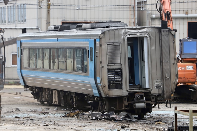 【JR四】2200形最後の車両2213号が解体を多度津工場で撮影した写真