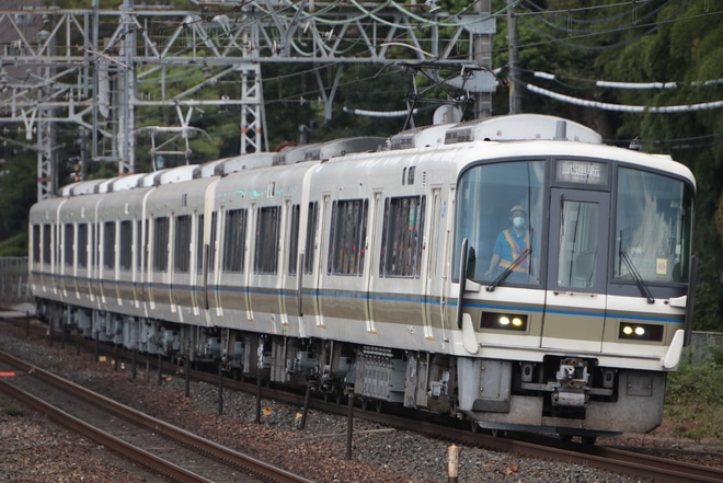 【JR西】221系B13編成 吹田総合車両所出場試運転を山崎駅で撮影した写真