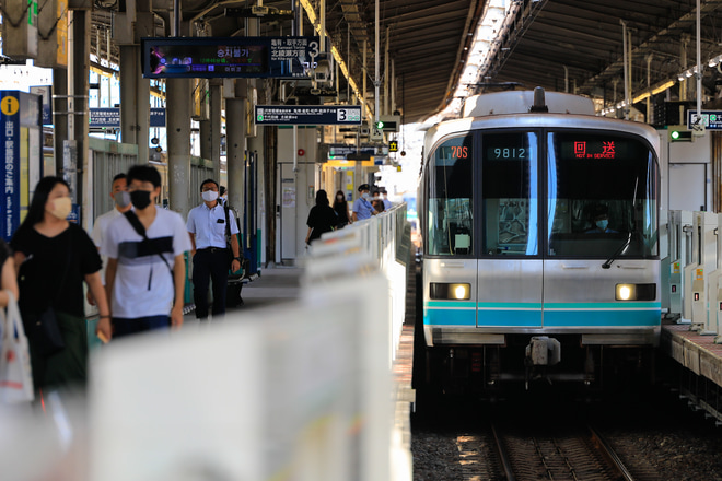 【メトロ】9000系9112F綾瀬工場から回送を綾瀬駅で撮影した写真