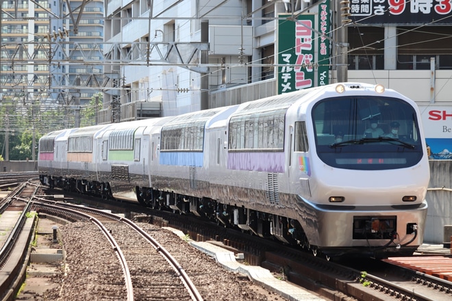 【JR北】キハ183系5200番台「ノースレインボーエクスプレス」小樽まで試運転を札幌駅で撮影した写真