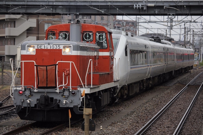 【JR西】681系W12編成+683系R10編成金沢総合車両所入場回送を松任駅で撮影した写真