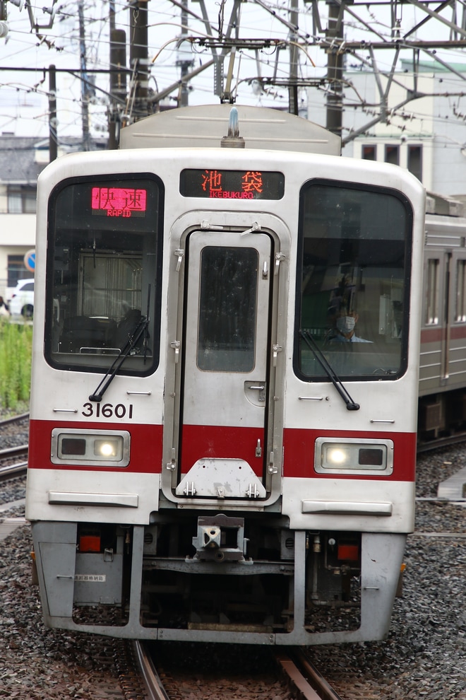 【東武】30000系31601Fの前面種別表示が通常と異なる表示を不明で撮影した写真