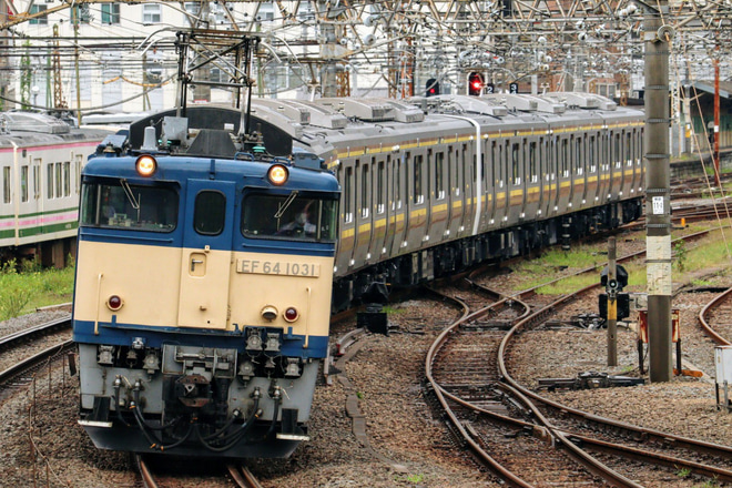 【JR東】E131系ヤマTN5編成+ヤマTN6編成配給輸送を高崎～倉賀野間で撮影した写真