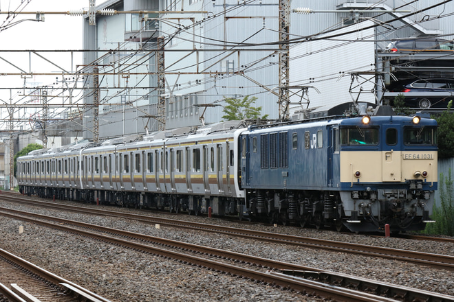 【JR東】E131系ヤマTN5編成+ヤマTN6編成配給輸送を松戸～北松戸間で撮影した写真