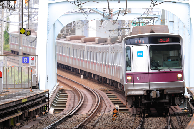 【メトロ】8000系8111F廃車回送を宮前平駅で撮影した写真