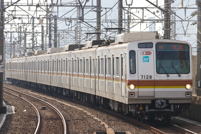 【メトロ】7000系7128F新木場へ回送(廃車回送の可能性）を新木場駅で撮影した写真